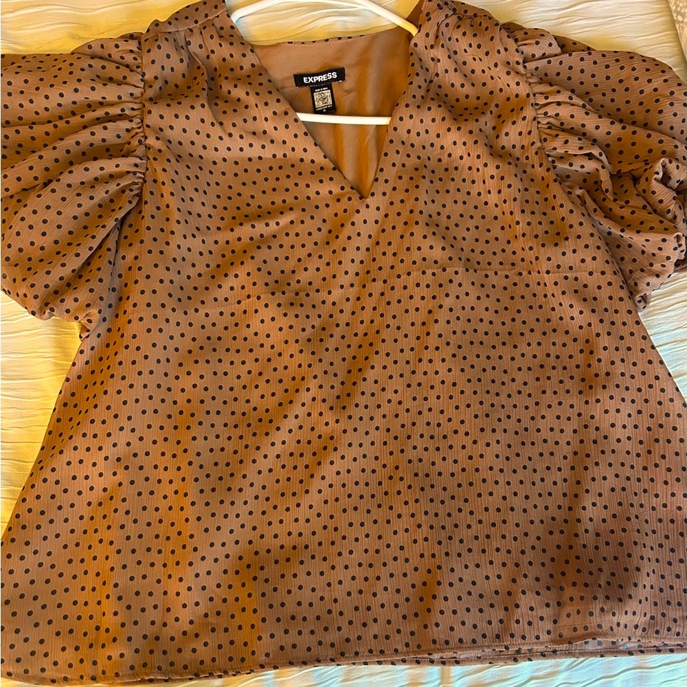 XL Express Gently used brown polka dot blouse.